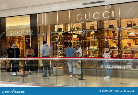 gucci short hills mall